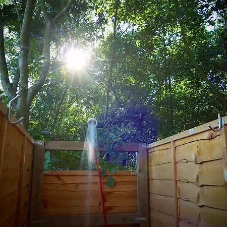 West Point Woods バロー・イン・ファーネス